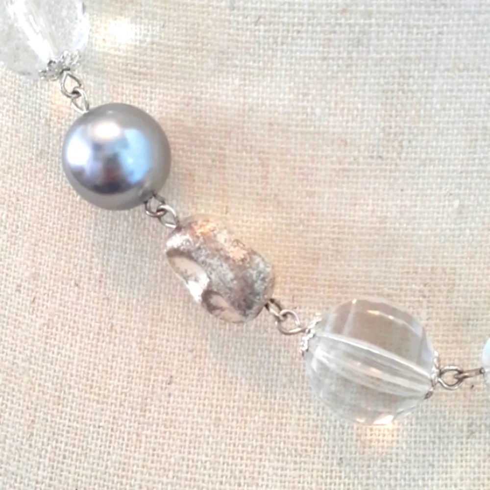 Vintage clear, white and silver bead necklace 🍀 - Picture 3 of 5